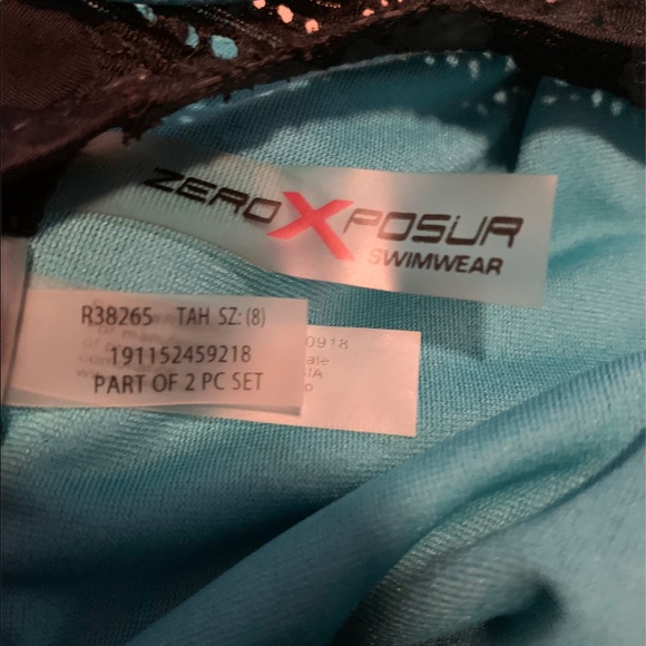 Girl’s swimsuit size 8 ZeroXposur - Picture 5 of 5
